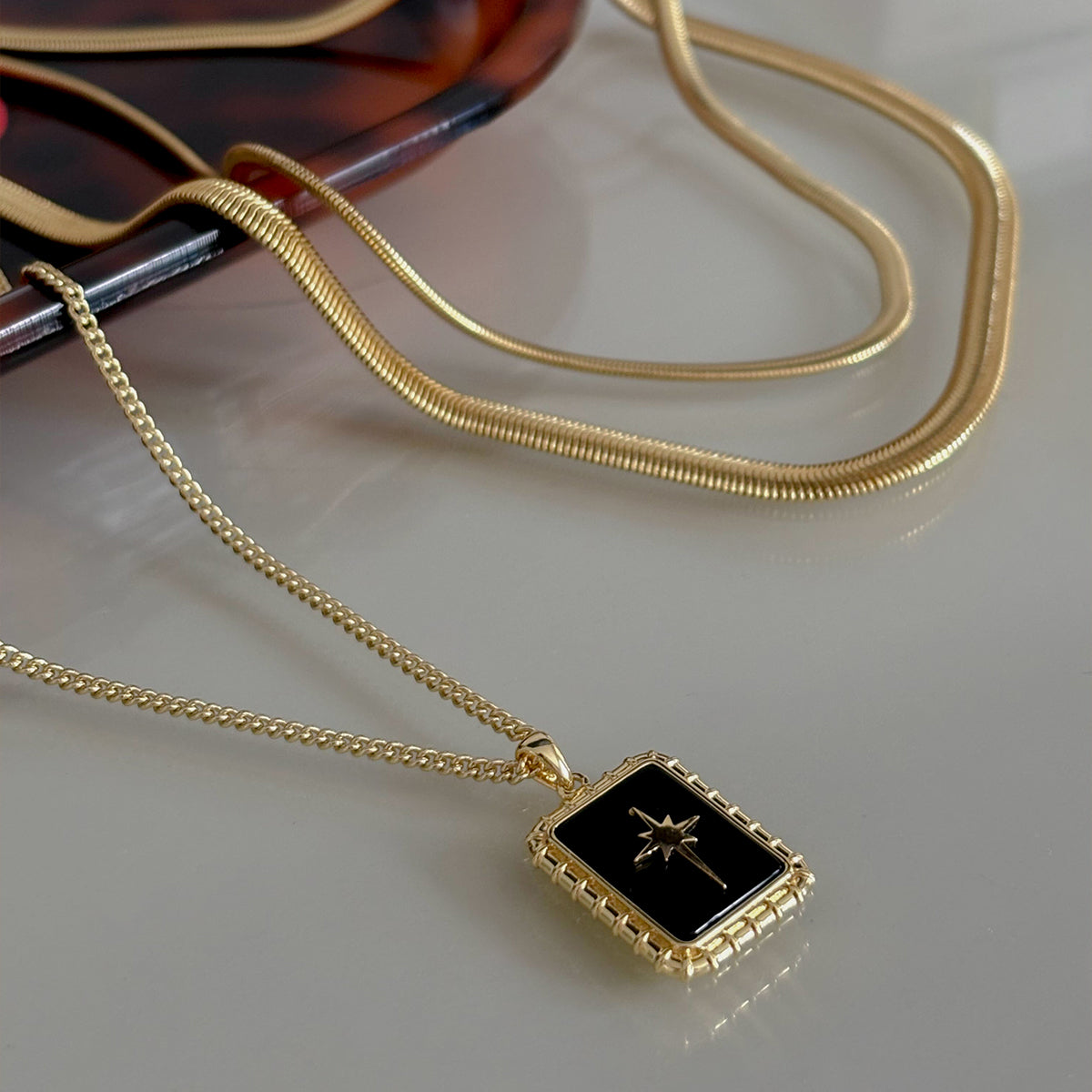 How to Choose Jewelry for a Night Out with Style
