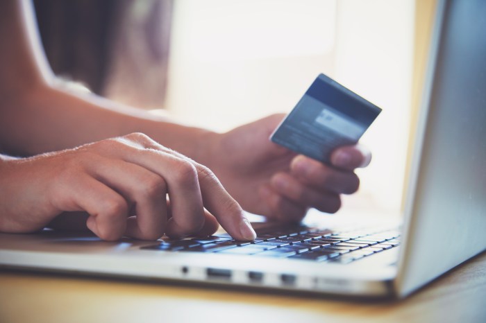 How to Sell Products Online Without a Website Selling Items from Home Without a Website
